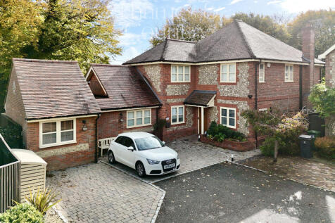 7 bedroom detached house for sale