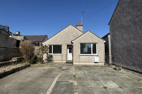 High Terrace, Holyhead, LL65 3 bed detached bungalow for sale