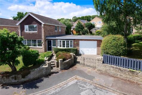 4 bedroom link detached house for sale