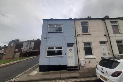 2 bedroom end of terrace house for sale