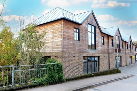 Mill House, Marlborough SN8 3 bed maisonette for sale