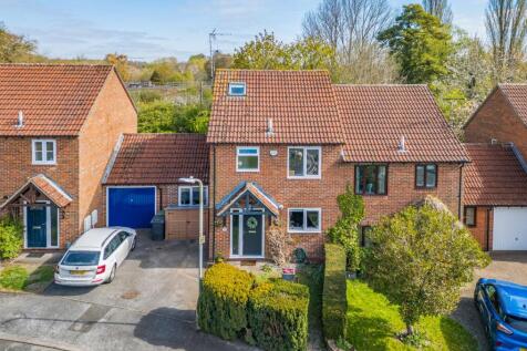 Shalbourne Close, Hungerford, RG17 0QH 4 bed semi