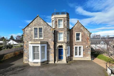 11 bedroom detached house for sale