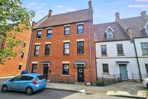 5 bedroom town house for sale