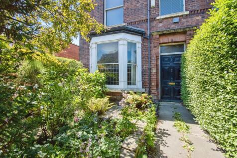 4 bedroom end of terrace house for sale