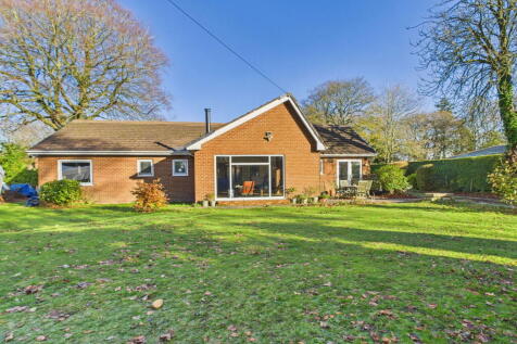 Ruff Lane, Ormskirk L40 6HA 4 bed detached bungalow for sale
