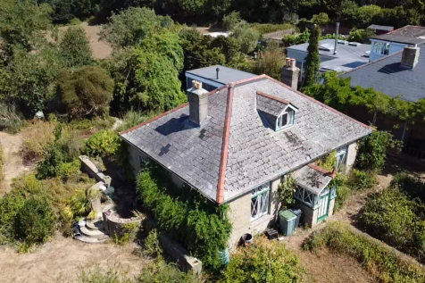 2 bedroom bungalow for sale