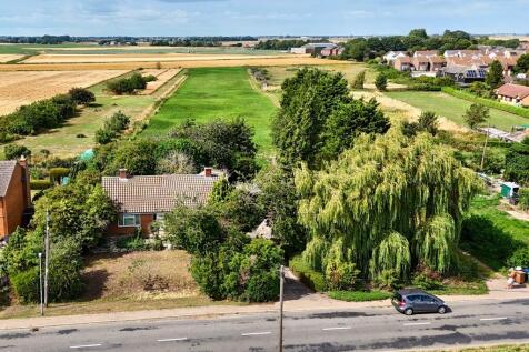 2 bedroom detached house for sale