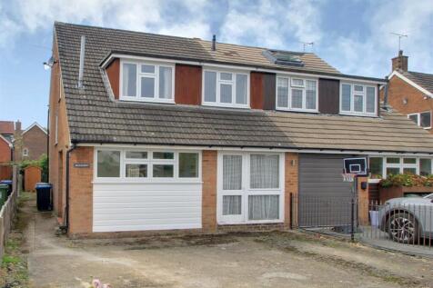 3 bedroom semi-detached house for sale