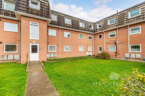 2 bedroom ground floor flat for sale