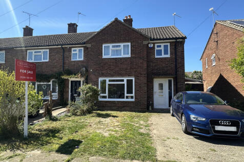 Holman Crescent, Colchester, CO3 4 3 bed end of terrace house for sale