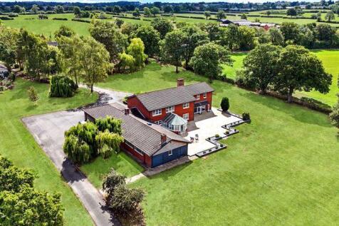 5 bedroom detached house for sale