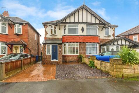 Tintern Grove, Stockport SK1 3 bed semi