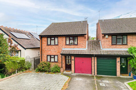 4 bedroom link detached house for sale