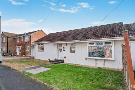 3 bedroom semi-detached bungalow for sale