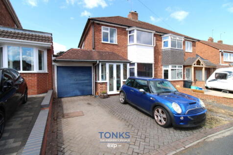 3 bedroom semi-detached house for sale