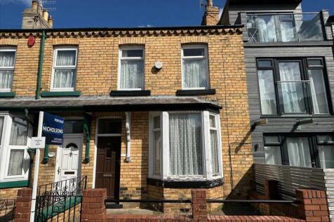 St Johns Road, Scarborough 2 bed house for sale