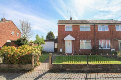 2 bedroom semi-detached house for sale