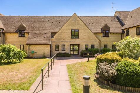 Cambridge Way, Minchinhampton, Stroud 2 bed retirement property for sale