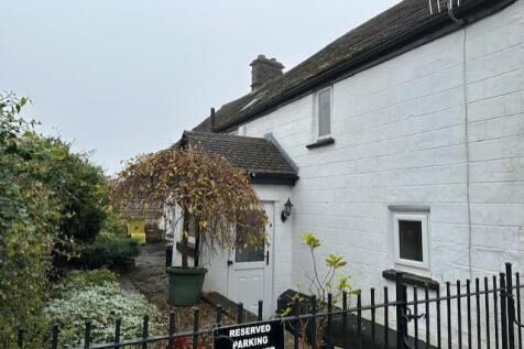 Montpelier Place, Buxton, Derbyshire... 3 bed cottage for sale