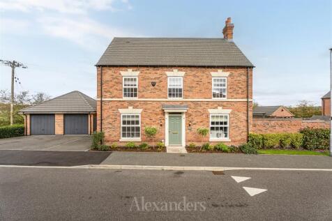 4 bedroom detached house for sale