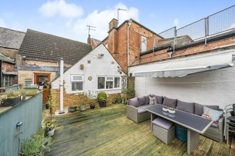 Banbury,  Oxfordshire,  OX16 4 bed terraced house for sale