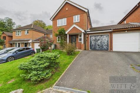 Knights Meadow, Battle 3 bed detached house for sale