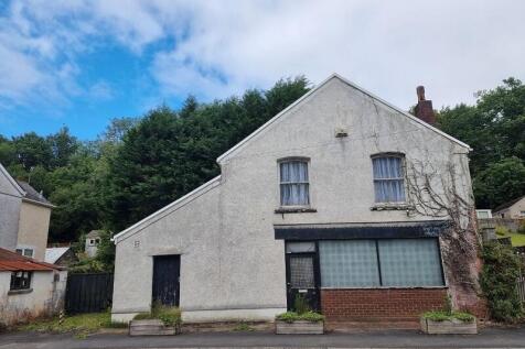 Heol Gwys, Upper Cwmtwrch, Swansea. 2 bed detached house for sale