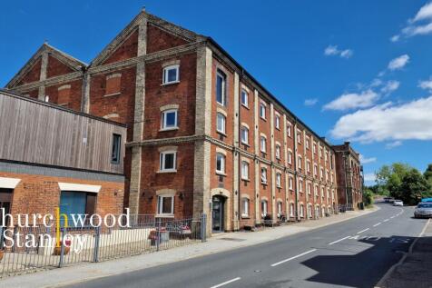 High Street, Mistley, CO11 2 bed apartment for sale