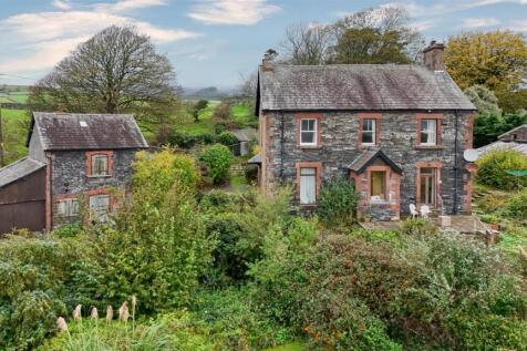 7 bedroom detached house for sale