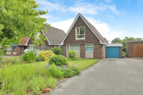 Sandbach Road, Church Lawton... 3 bed detached house for sale