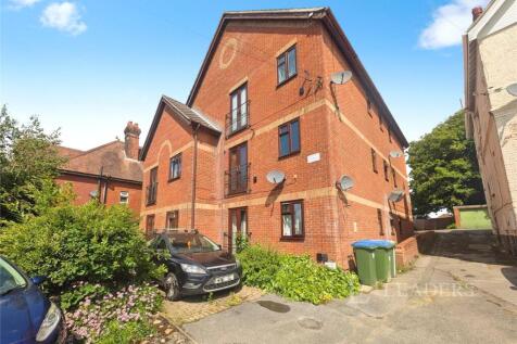 Studio flat for sale