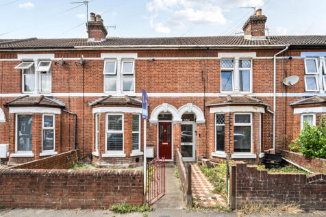 Desborough Road, Eastleigh, Hampshire 3 bed terraced house for sale