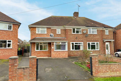 3 bedroom semi-detached house for sale