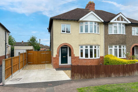 3 bedroom semi-detached house for sale