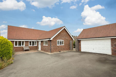 Hawthorn Rise, Peterchurch... 4 bed detached bungalow for sale
