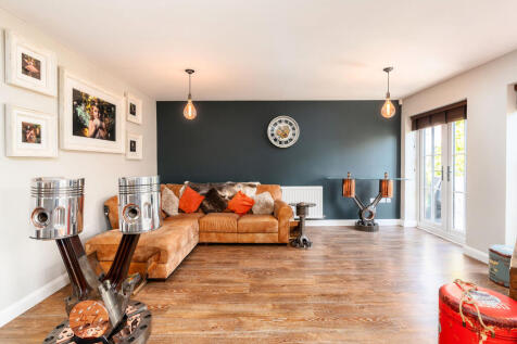 Wharf Crescent, Doncaster DN8 4 bed detached bungalow for sale
