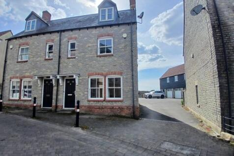Spencer Road, Shepton Mallet, BA4 3 bed semi
