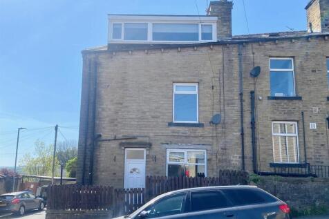 East Parade, Sowerby Bridge 3 bed end of terrace house for sale