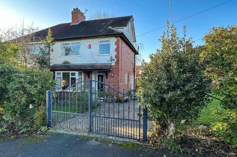 4 bedroom semi-detached house for sale