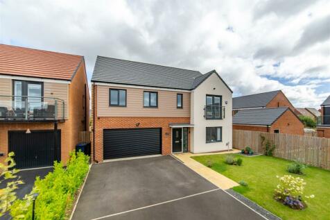 5 bedroom detached house for sale