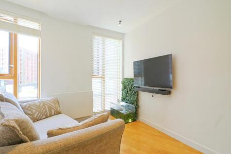 Studio flat for sale