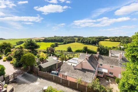 4 bedroom detached bungalow for sale