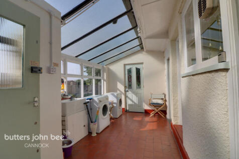 Broadhurst Green, Cannock 2 bed detached house for sale