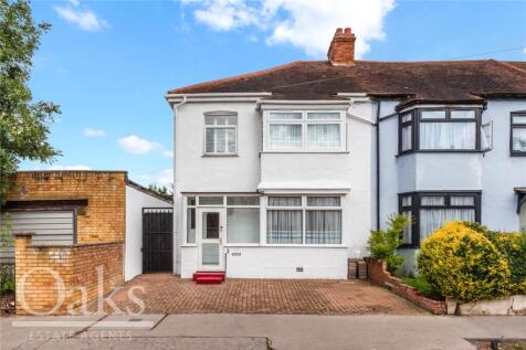 3 bedroom end of terrace house for sale