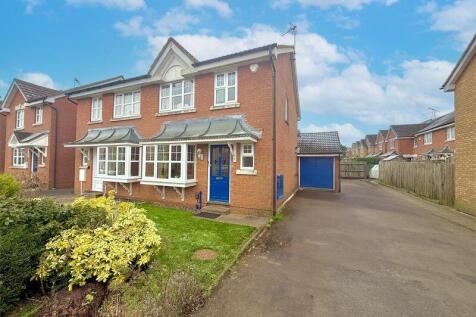3 bedroom semi-detached house for sale