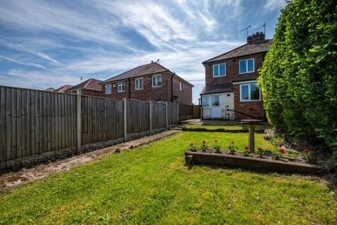 2 bedroom semi-detached house for sale
