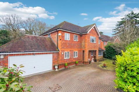 Wood End Close, Farnham Common SL2 5 bed detached house for sale