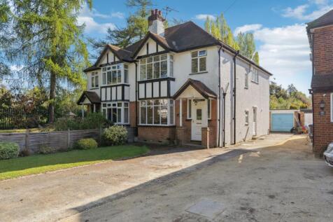 Blackpond Lane, Farnham Royal SL2 3 bed semi