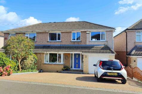 4 bedroom semi-detached house for sale